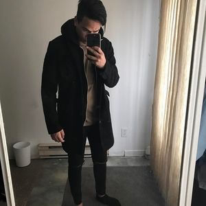 Meet your Posher, Leo